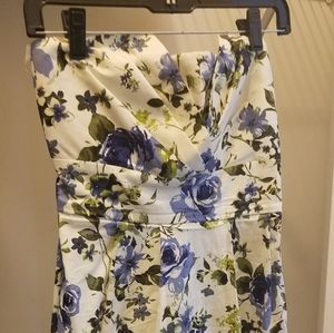 Bebe floral sleeveless dress